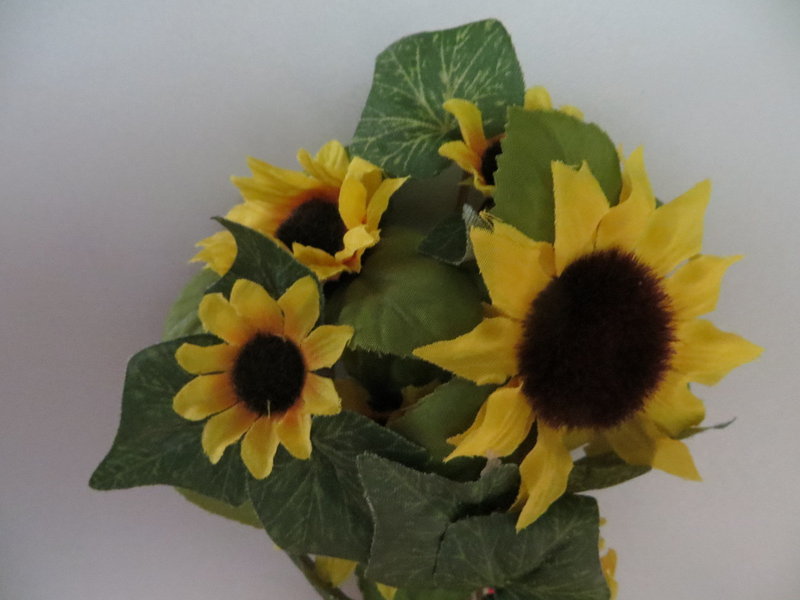 Sonnenblumenkerzenring mit Seitenast und 12 Blüten