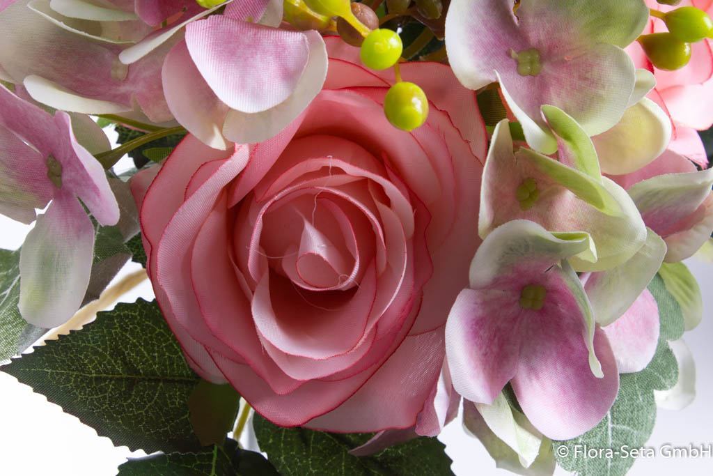 Rosen-Hortensienstrauß mit grünem Blattwerk Farbe: pink