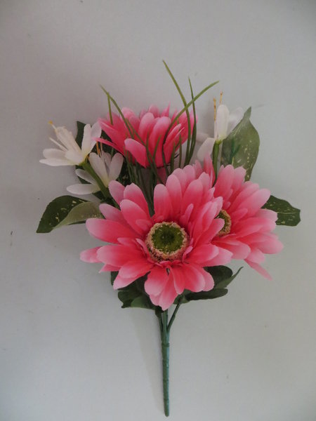 Gerberabouquet mit 4 kleinen u. 3 größeren Blüten Farbe:pink