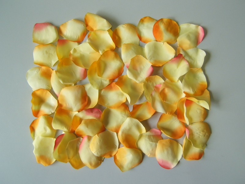 Rosenblütenblätter in Klarsichtpackung (Inhalt ca. 55 Blätter) Farbe:gelb-orange