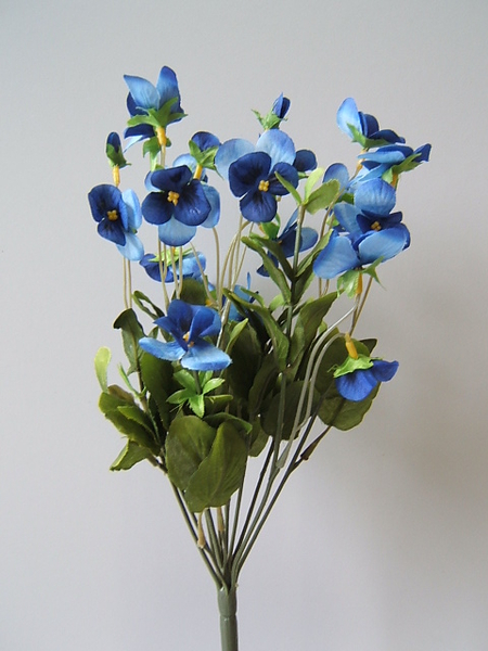 Stiefmütterchenbusch (Hornveilchen) mit 12 Stielen Farbe: blau