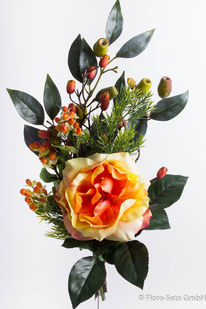 Rosen-Eukalyptus-Beeren-Strauß handgebunden Farbe: orange-gelb