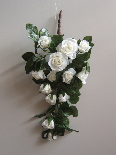 Rosenhängebusch mit 12 Blüten Farbe:weiß