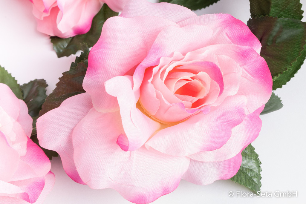 Rosengirlande mit 13 Rosen Farbe: pink