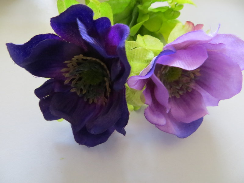 Anemonenbündel mit 5 Blüten Farbe:helllila-dunkellila