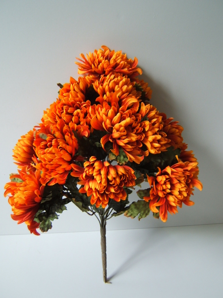 Chrysanthemenstrauß mit 18 Stielen und 18 Blüten Farbe: orange-kupfer