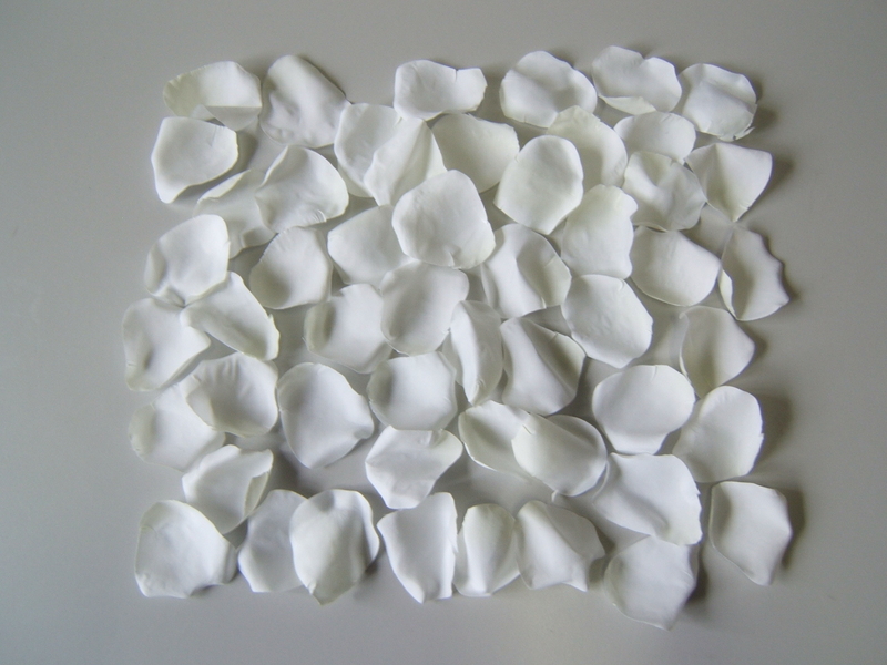 Rosenblütenblätter in Klarsichtpackung (Inhalt ca. 55 Blätter) Farbe: weiß