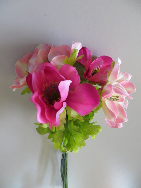 Anemonenbündel mit 5 Blüten Farbe:hellpink-dunkelpink