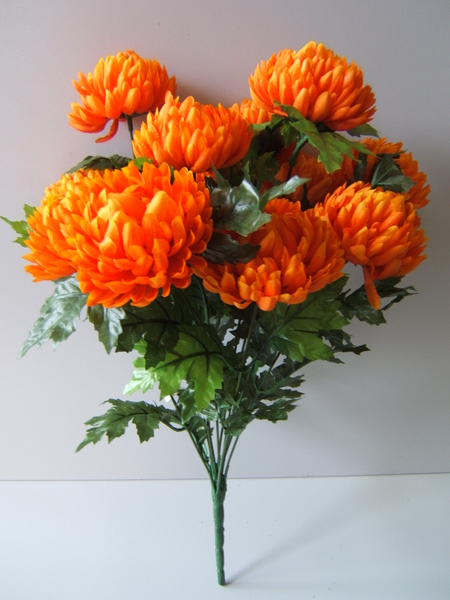 Chrysanthemenstrauß mit 12 Stielen und 12 Blüten Farbe:orange