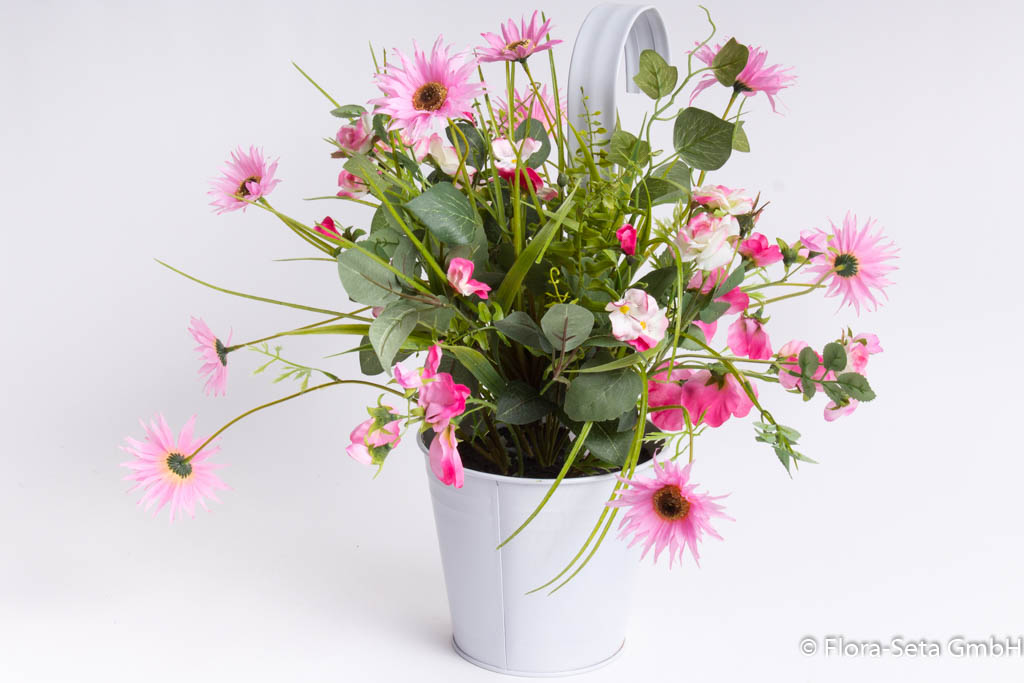 Blumenbouquet im weißen Metallhängetopf Farbe: creme-pink