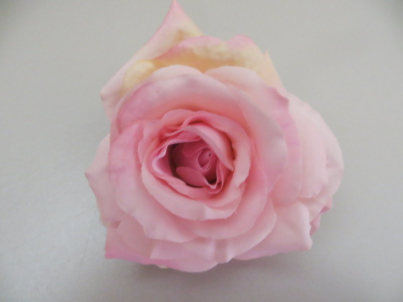 Rosenköpfe in Geschenkpackung Farbe:pink-rosa (1Einheit=8Stück)